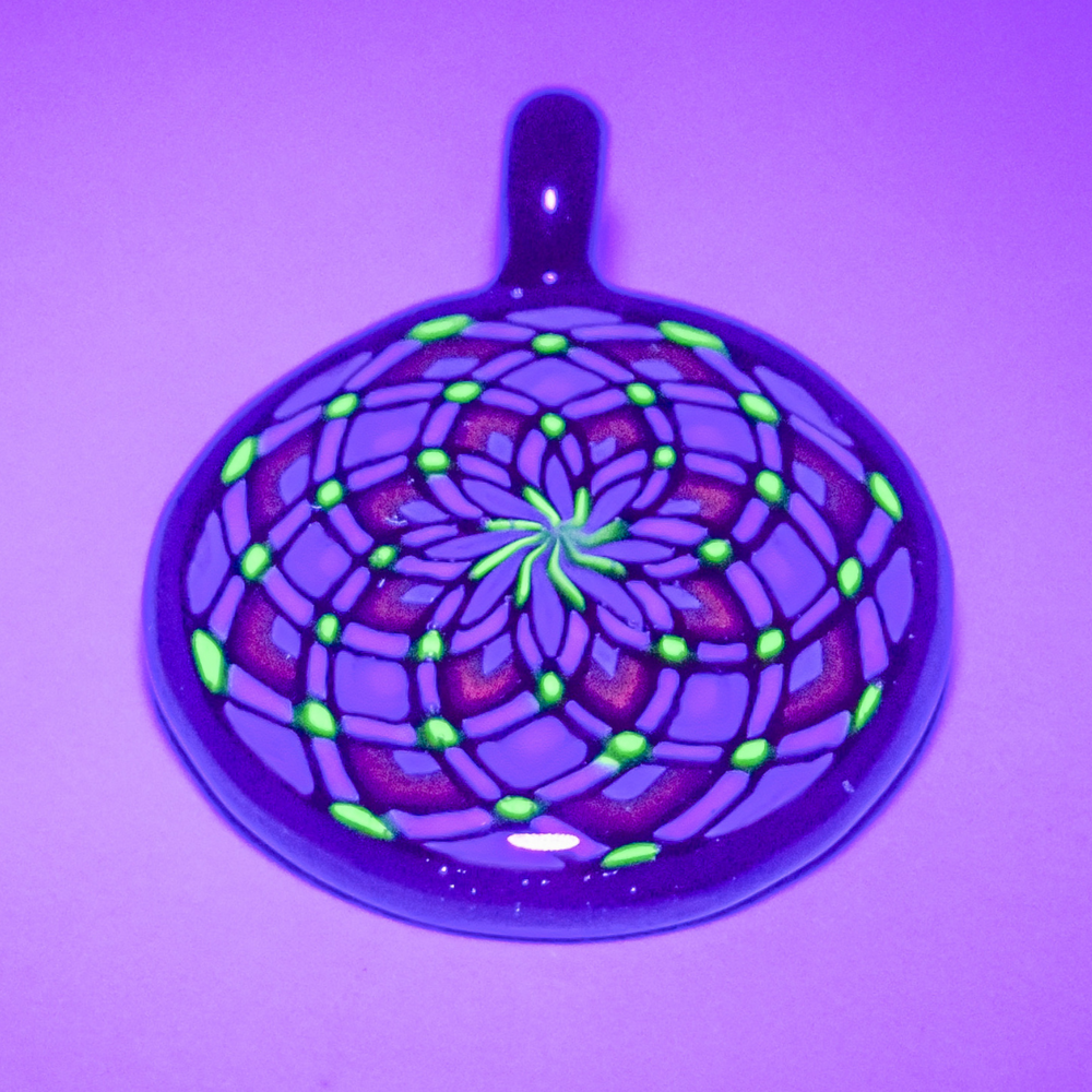 
            
                Load image into Gallery viewer, Post Glassworks Filla Pendant
            
        