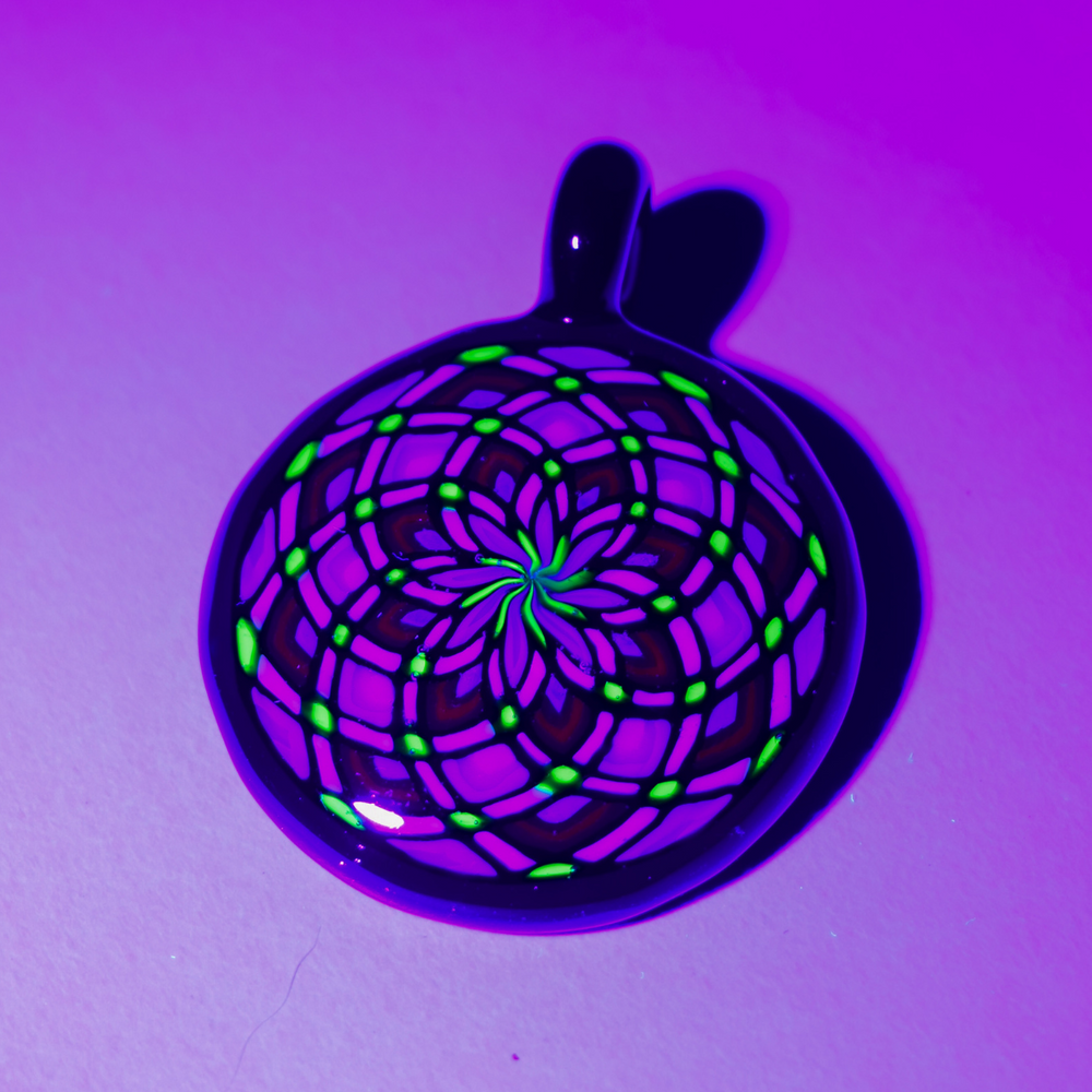 
            
                Load image into Gallery viewer, Post Glassworks Filla Pendant
            
        